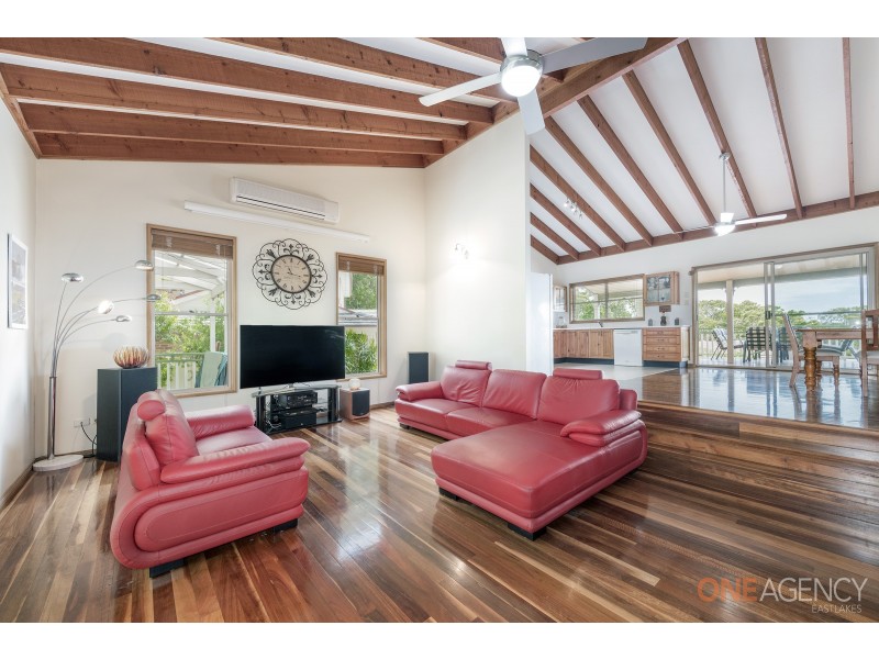 19 Aquamarine Close, Caves Beach NSW 2281