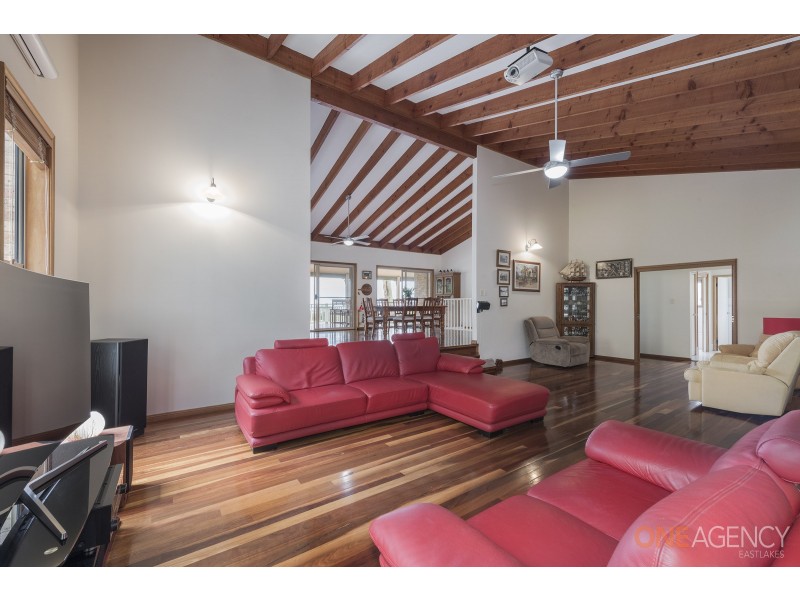 19 Aquamarine Close, Caves Beach NSW 2281