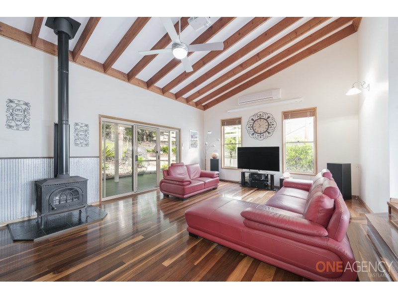 19 Aquamarine Close, Caves Beach NSW 2281