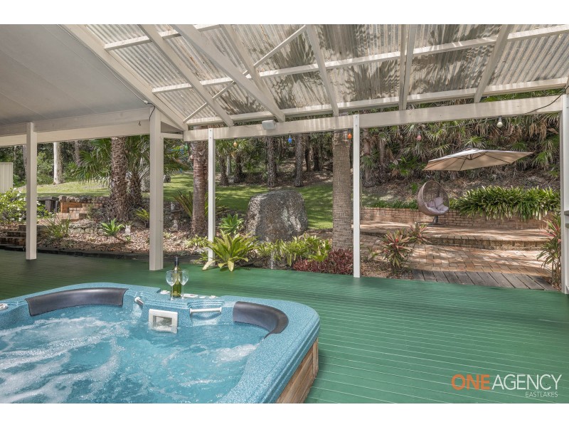 19 Aquamarine Close, Caves Beach NSW 2281