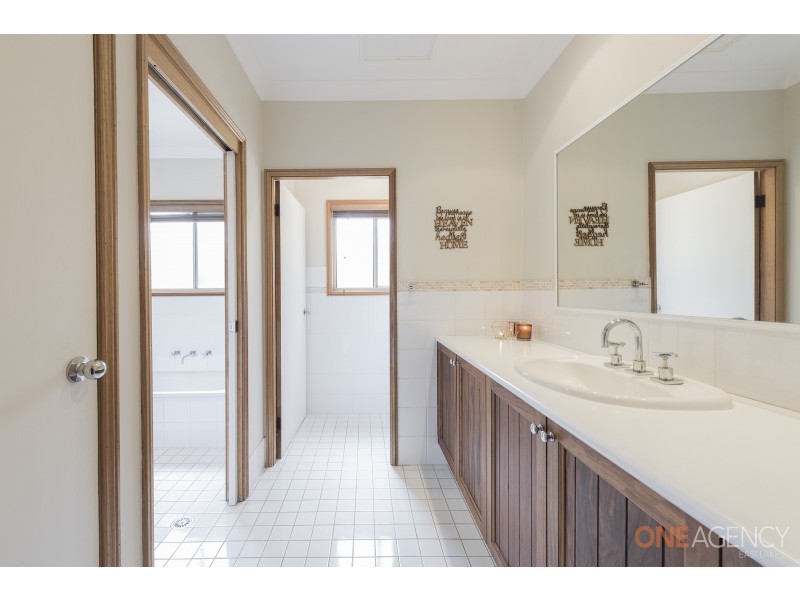 19 Aquamarine Close, Caves Beach NSW 2281