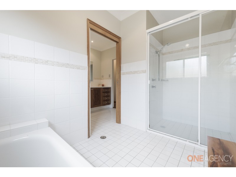 19 Aquamarine Close, Caves Beach NSW 2281