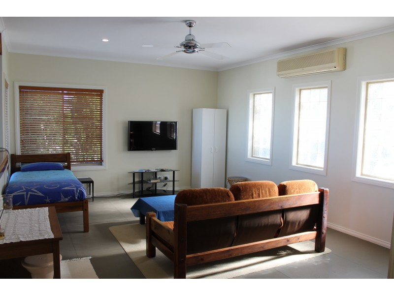 6a The Shores Way, Belmont NSW 2280