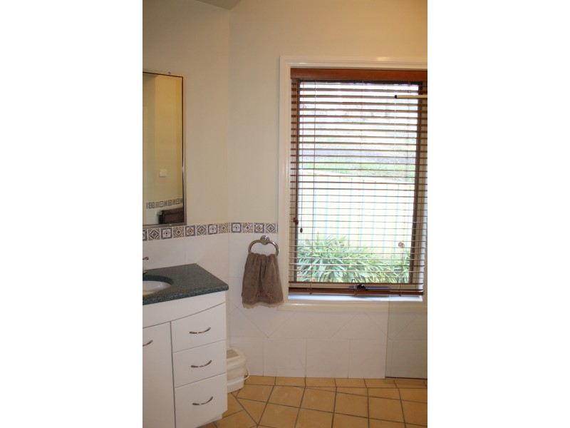 6a The Shores Way, Belmont NSW 2280