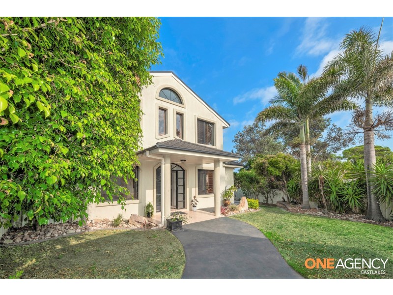 12 Seaspray Close, Caves Beach NSW 2281