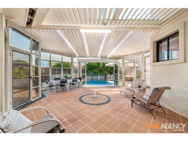 12 Seaspray Close, Caves Beach NSW 2281
