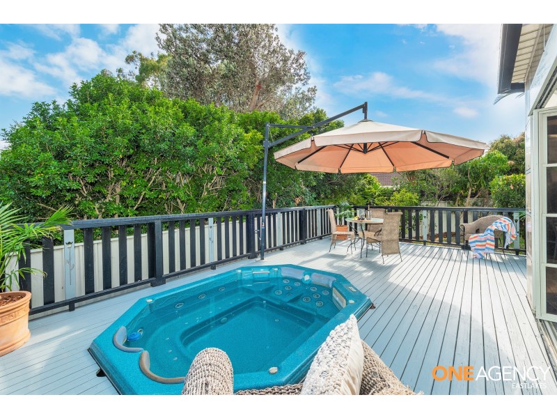 12 Seaspray Close, Caves Beach NSW 2281