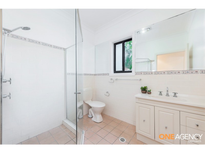 12 Seaspray Close, Caves Beach NSW 2281