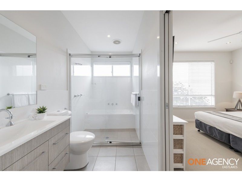 24/9 Frenchmans Way, Caves Beach NSW 2281