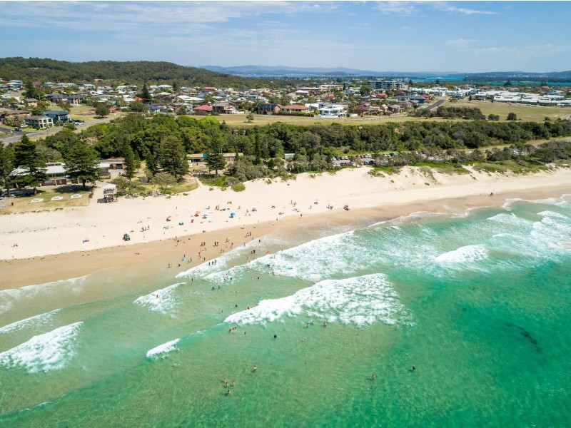 24/9 Frenchmans Way, Caves Beach NSW 2281