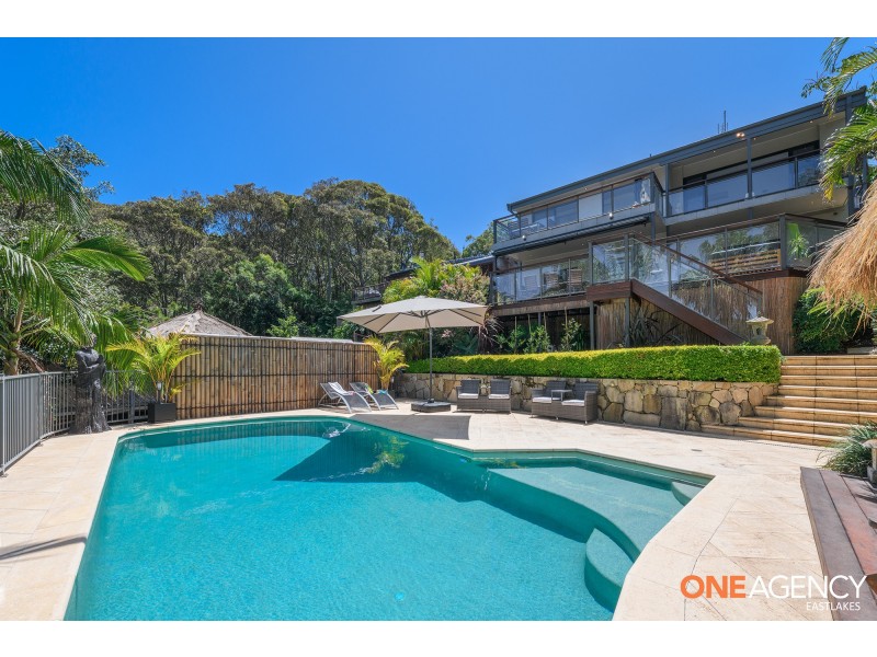 38 Ocean View Parade, Caves Beach NSW 2281