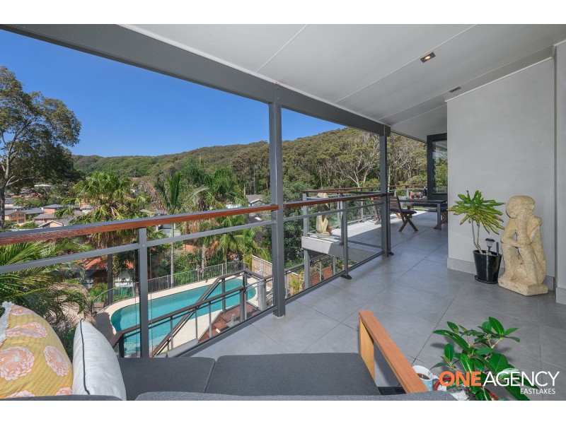 38 Ocean View Parade, Caves Beach NSW 2281
