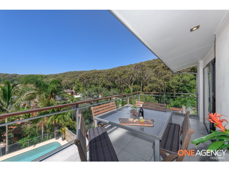 38 Ocean View Parade, Caves Beach NSW 2281