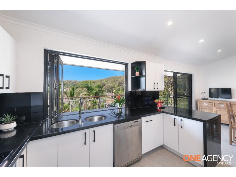 38 Ocean View Parade, Caves Beach NSW 2281