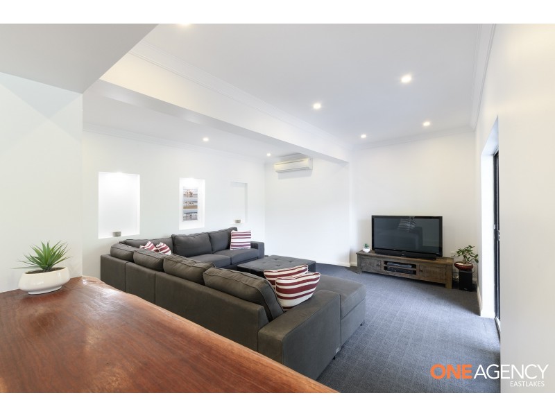 38 Ocean View Parade, Caves Beach NSW 2281