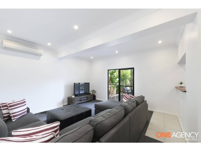 38 Ocean View Parade, Caves Beach NSW 2281