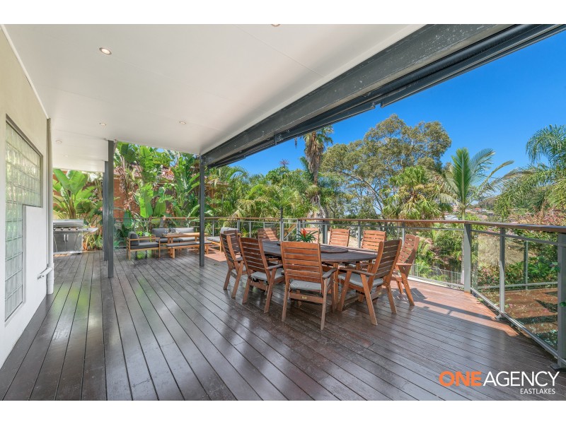 38 Ocean View Parade, Caves Beach NSW 2281