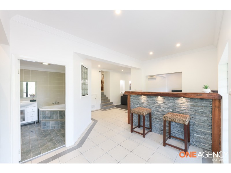 38 Ocean View Parade, Caves Beach NSW 2281