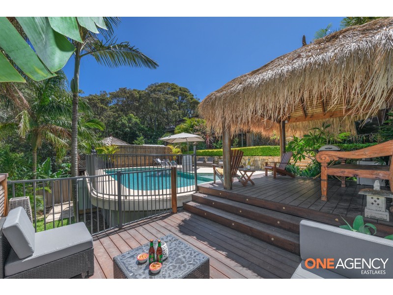 38 Ocean View Parade, Caves Beach NSW 2281