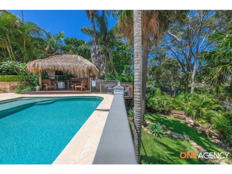 38 Ocean View Parade, Caves Beach NSW 2281