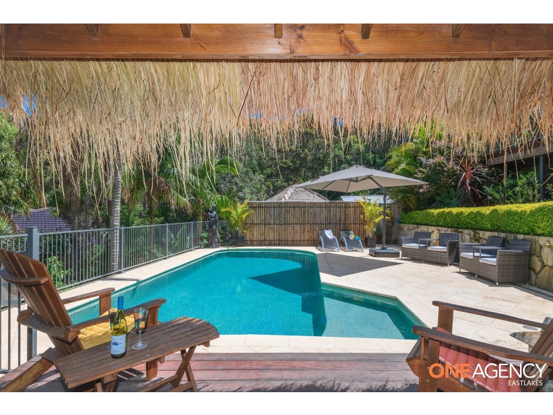 38 Ocean View Parade, Caves Beach NSW 2281