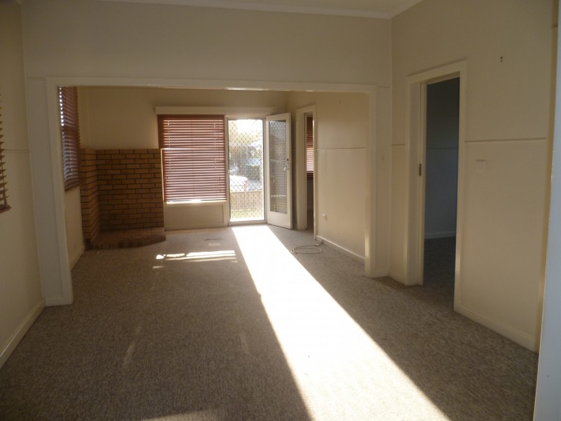 2 Faymax Street, Pelican NSW 2281