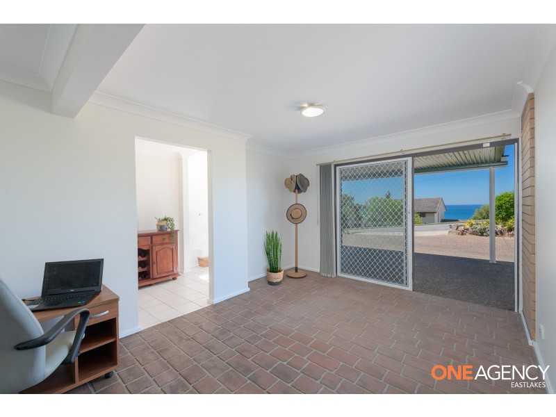 43 Scenic Drive, Caves Beach NSW 2281