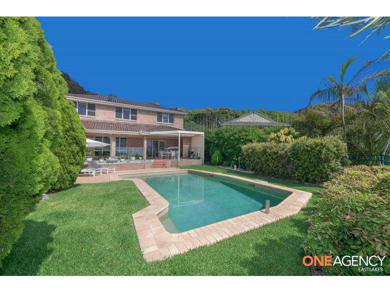 206 Caves Beach Road, Caves Beach NSW 2281