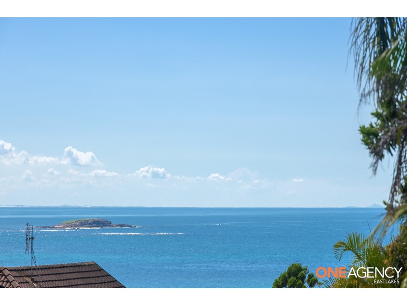 206 Caves Beach Road, Caves Beach NSW 2281