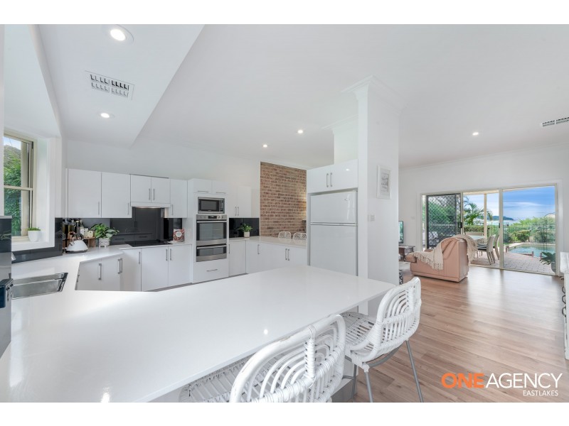 206 Caves Beach Road, Caves Beach NSW 2281