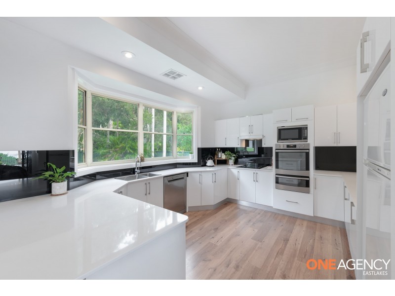 206 Caves Beach Road, Caves Beach NSW 2281