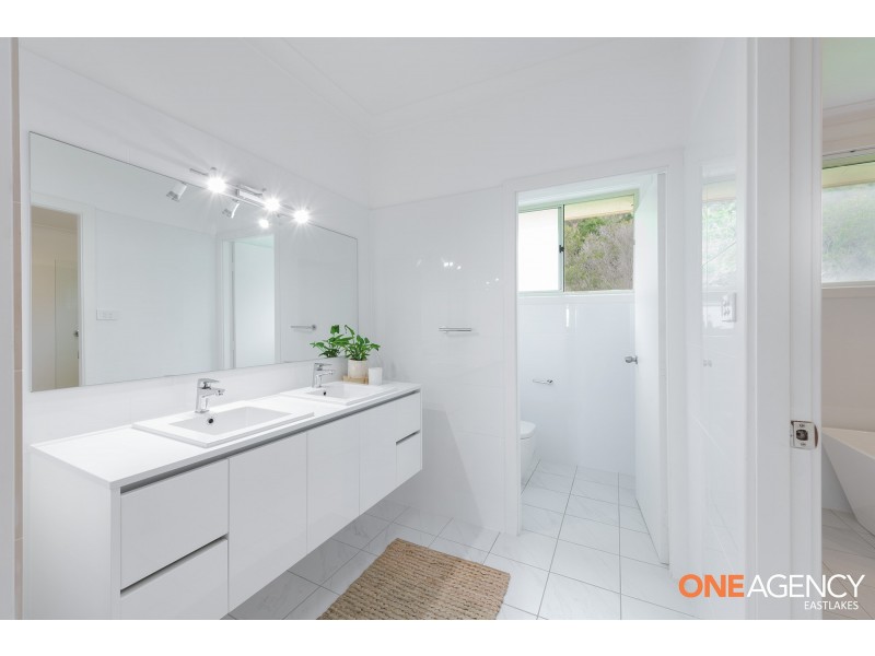 206 Caves Beach Road, Caves Beach NSW 2281
