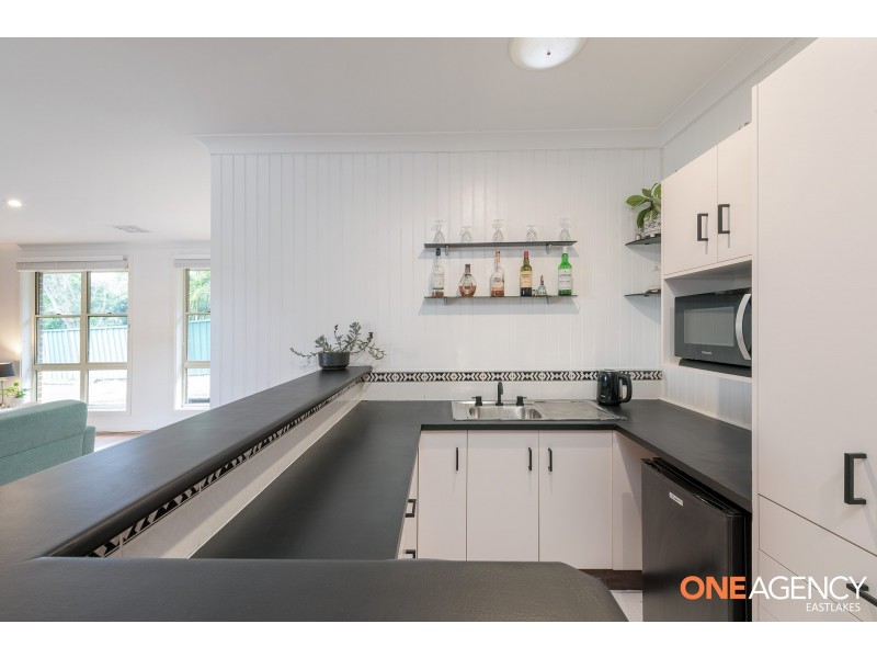 206 Caves Beach Road, Caves Beach NSW 2281