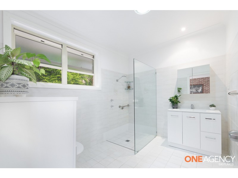 206 Caves Beach Road, Caves Beach NSW 2281