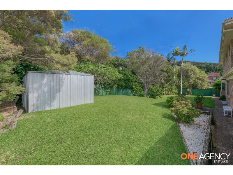 206 Caves Beach Road, Caves Beach NSW 2281