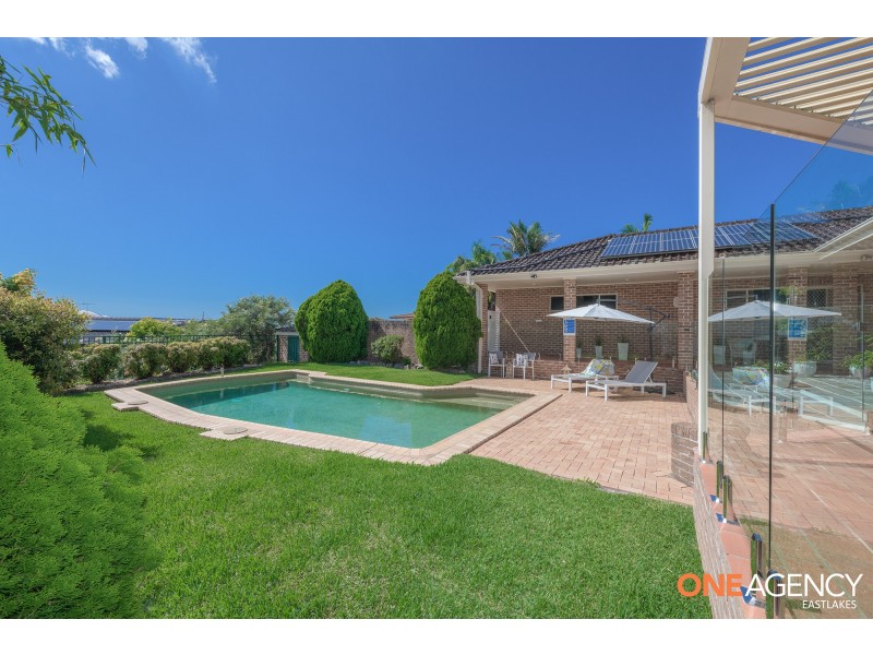206 Caves Beach Road, Caves Beach NSW 2281