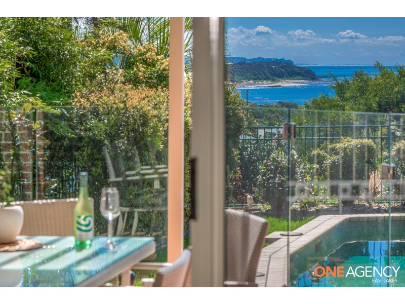 206 Caves Beach Road, Caves Beach NSW 2281