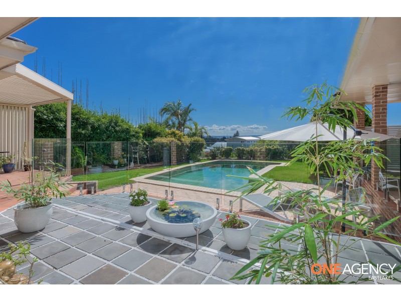 206 Caves Beach Road, Caves Beach NSW 2281
