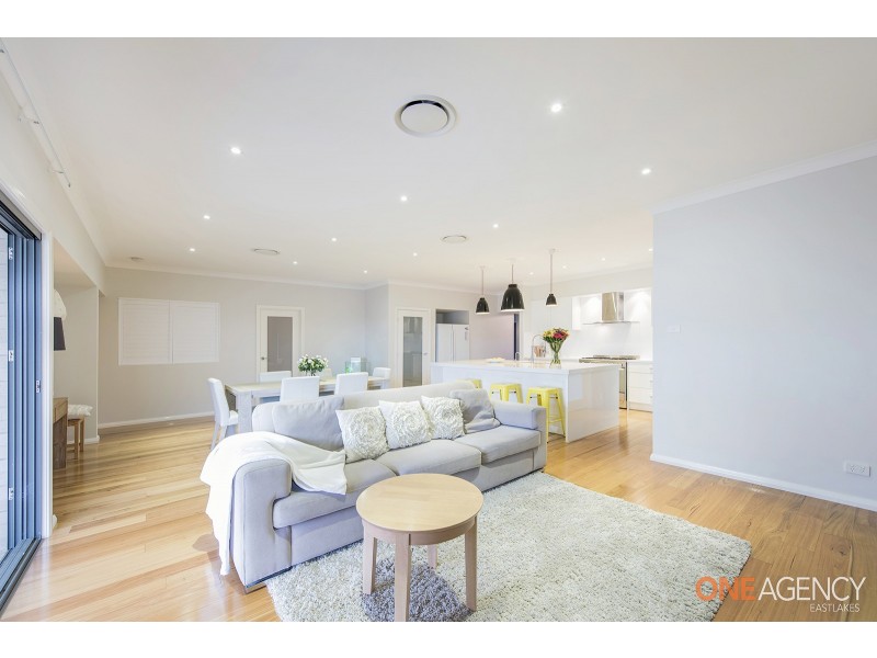 8 Wattawan Street, Fletcher NSW 2287