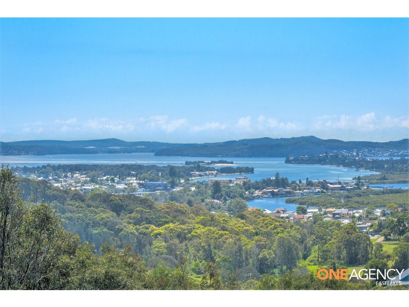 11 Scenic Drive, Caves Beach NSW 2281