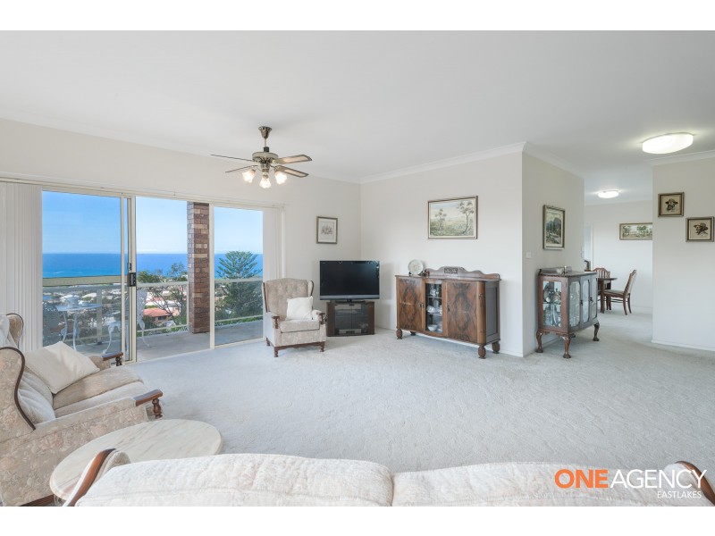 11 Scenic Drive, Caves Beach NSW 2281