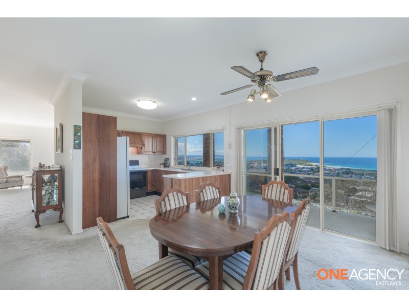 11 Scenic Drive, Caves Beach NSW 2281