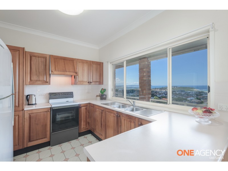11 Scenic Drive, Caves Beach NSW 2281