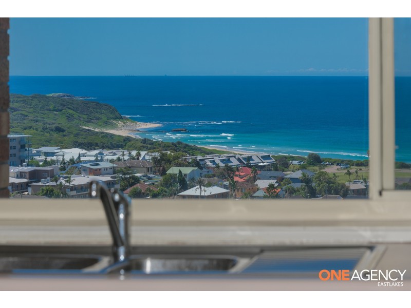 11 Scenic Drive, Caves Beach NSW 2281