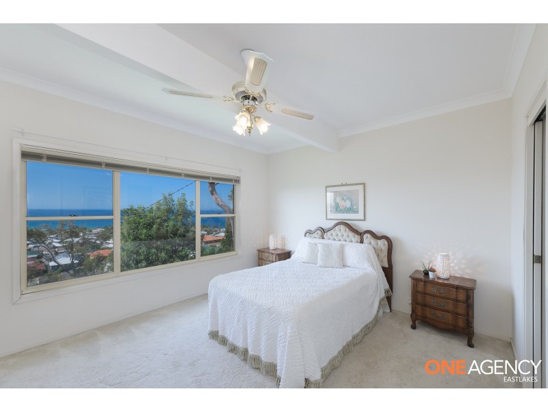11 Scenic Drive, Caves Beach NSW 2281