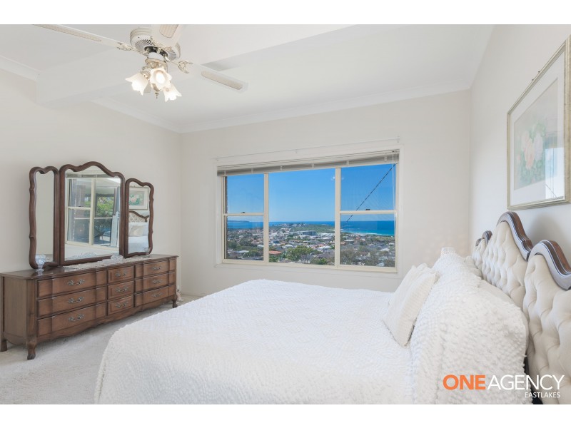 11 Scenic Drive, Caves Beach NSW 2281