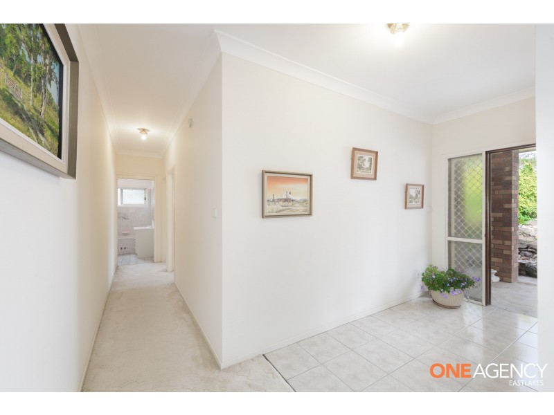 11 Scenic Drive, Caves Beach NSW 2281
