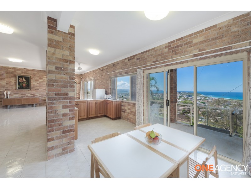 11 Scenic Drive, Caves Beach NSW 2281