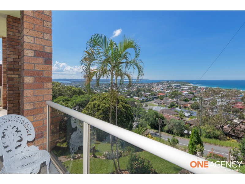 11 Scenic Drive, Caves Beach NSW 2281