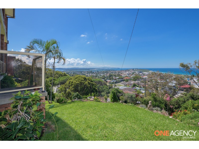 11 Scenic Drive, Caves Beach NSW 2281